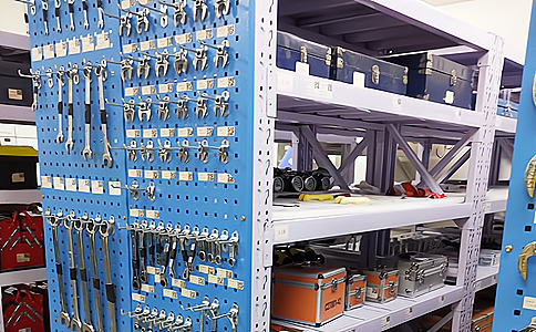 RFID智能工具柜：制造业管理痛点的一键解决方案