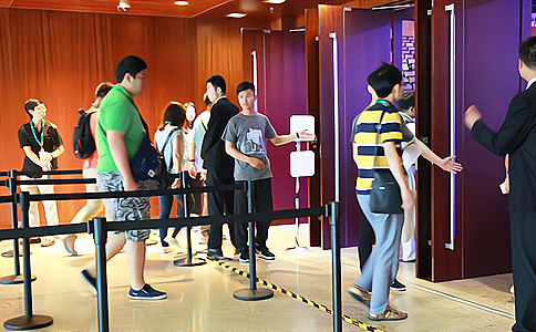 上海营信为AWS技术峰会提供参会人员统计人员定位服务